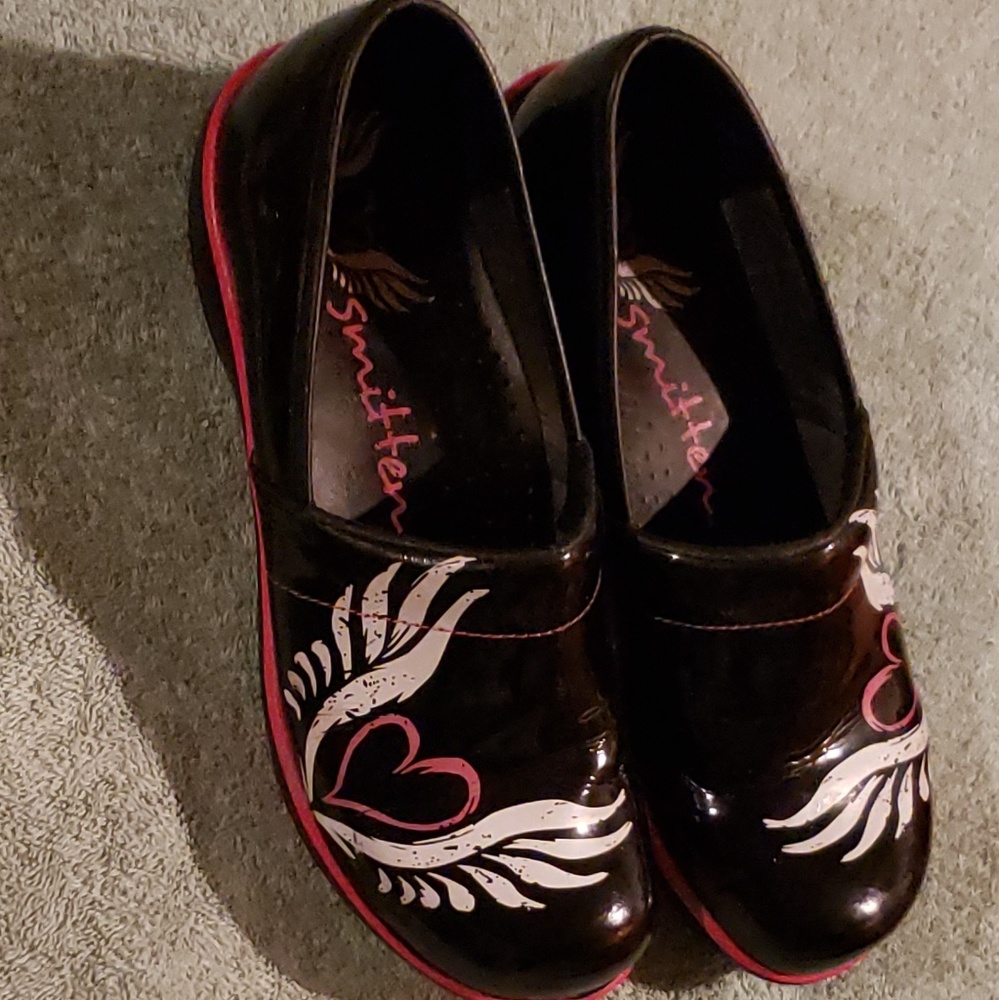 Smitten scrub shoes